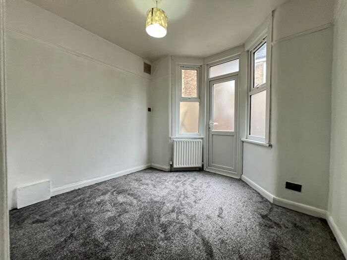 2 Bedroom Flat To Rent In Laleham Rd, Catford, SE6
