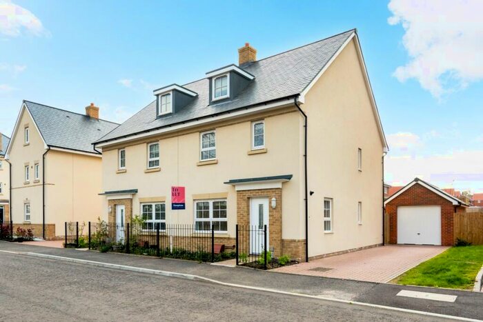 5 Bedroom Semi-Detached House To Rent In West Hope Grants Road Aldershot, GU11