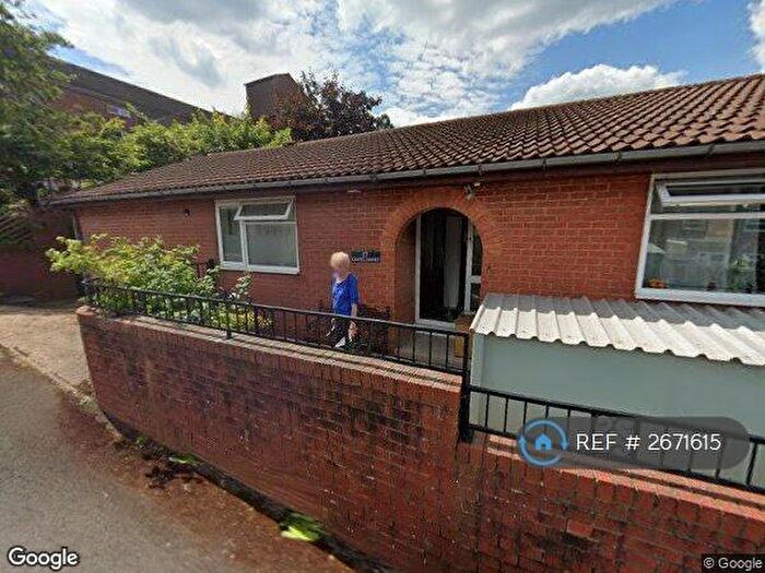 5 Bedroom Bungalow To Rent In Chapel Street, Chesterfield, S43
