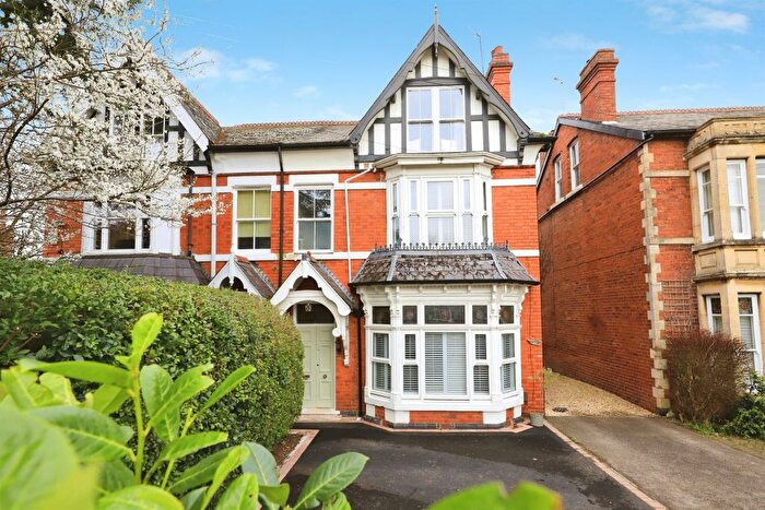 5 Bedroom Semi Detached House For Sale In Kidderminster Road, Hagley, Stourbridge, DY9