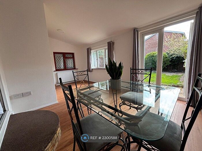 3 Bedroom Flat To Rent In Jeymer Avenue, London, NW2