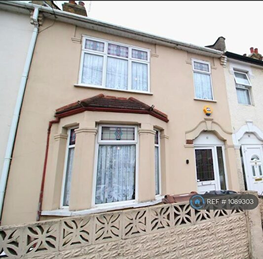 3 Bedroom Terraced House To Rent In Durham Road, Dagenham, RM10