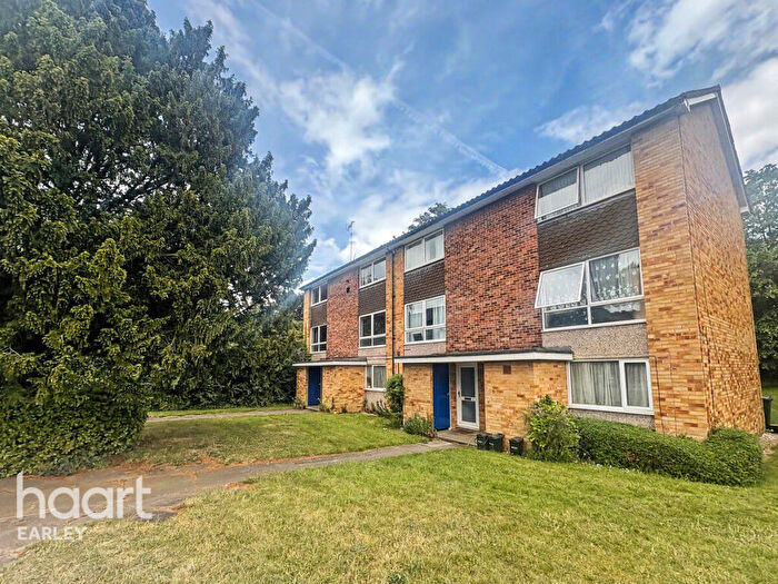 2 Bedroom Maisonette To Rent In Bath Road, Reading, RG1