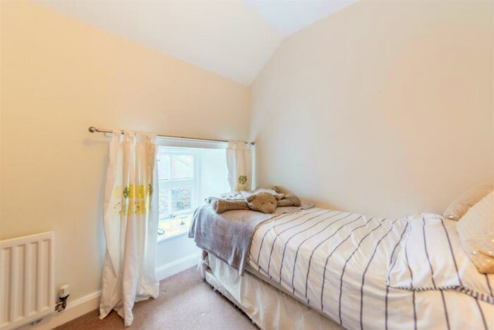 3 Bedroom Barn Conversion For Sale In East Brunton Wynd, Great Park, NE13