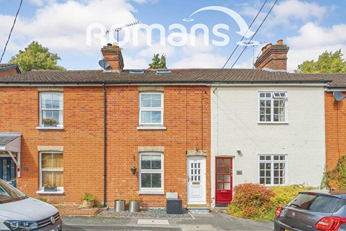 3 Bedroom Terraced House To Rent In Connaught Road, Bagshot, GU19