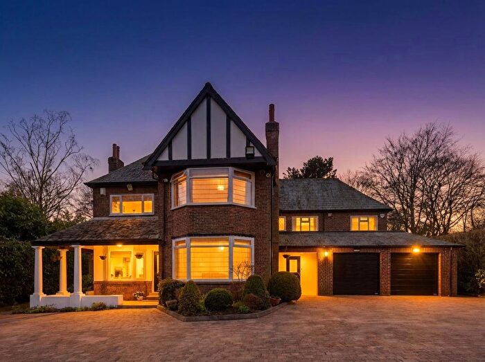 6 Bedroom Detached House For Sale In Sandmoor Avenue, Alwoodley, Leeds, LS17