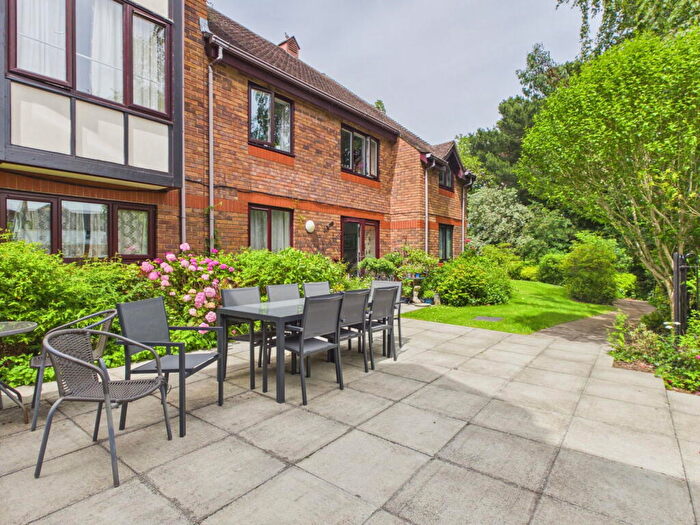 1 Bedroom Retirement Property For Sale In Jasmine Court, Horsham, RH12