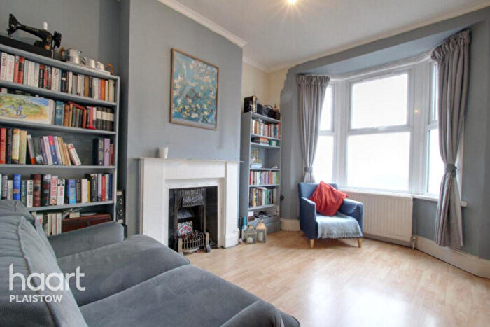 2 Bedroom Apartment For Sale In New City Road, London, E13