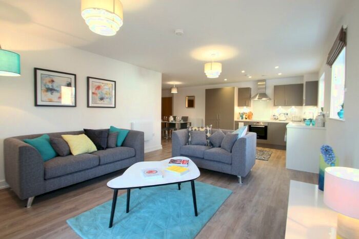 2 Bedroom Apartment To Rent In Holmbush Mews, RH12