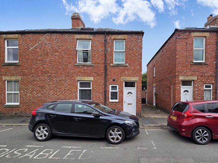 2 Bedroom Flat To Rent In Prior Terrace, Hexham, Northumberland, NE46