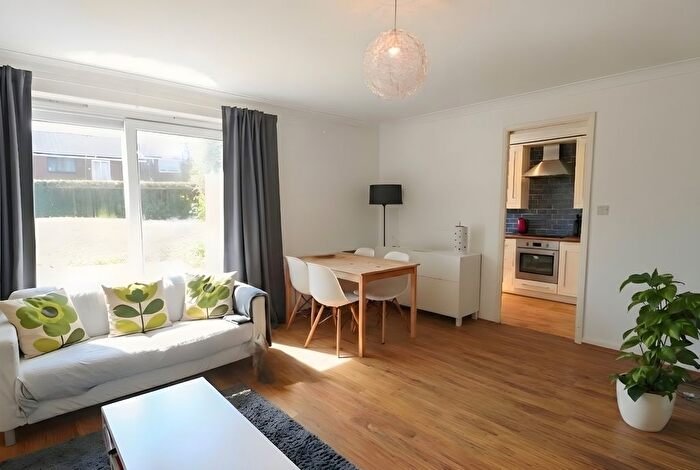 2 Bedroom Flat For Sale In Coleridge Way, Orpington, BR6