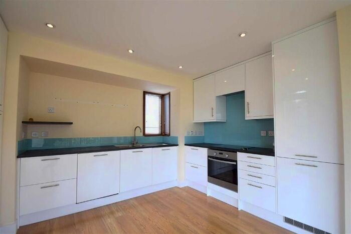 2 Bedroom Flat To Rent In Watermill Way, Colliers Wood, London, SW19