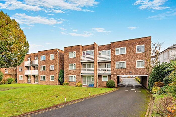 1 Bedroom Flat For Sale In Warwick Road, Redhill, RH1