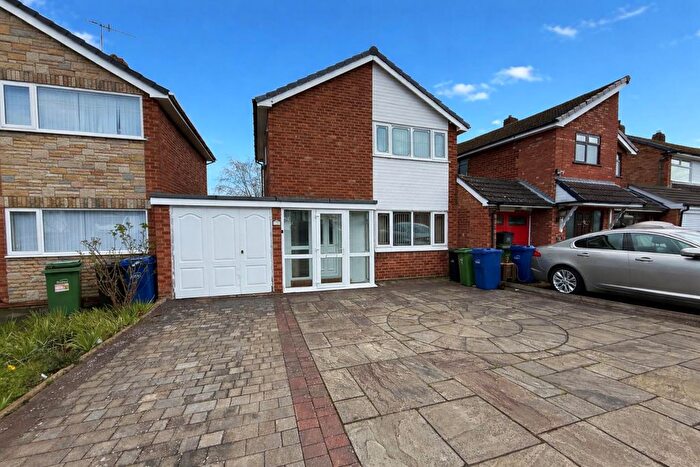 3 Bedroom Detached House For Sale In Denleigh Road, Kingswinford, DY6