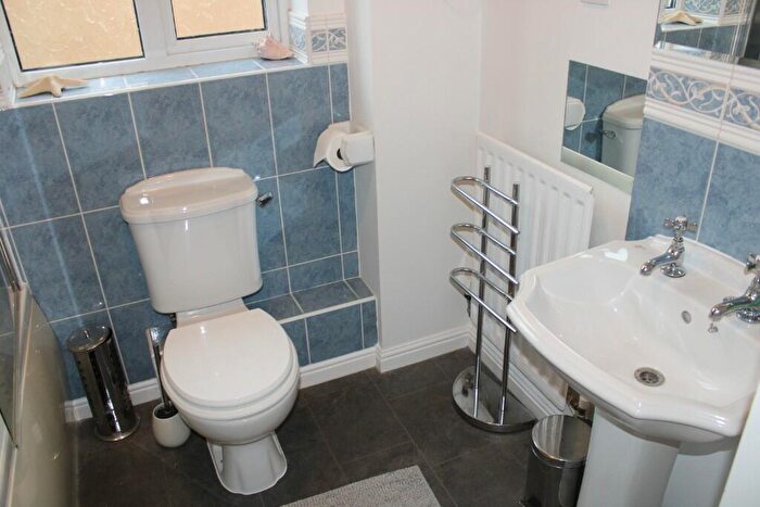 4 Bedroom Detached House For Sale In Cheshire Rise, Milton Keynes, Buckinghamshire, MK3