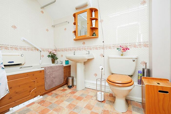 2 Bedroom Flat For Sale In Stenson Road, Derby, DE23