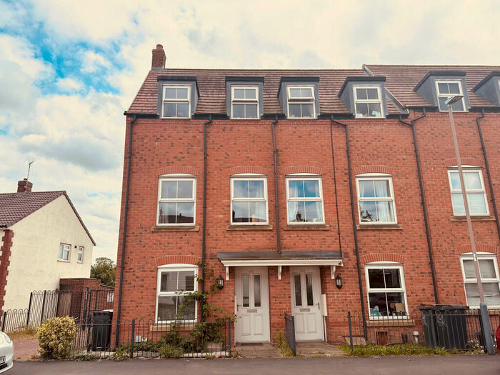 3 Bedroom House To Rent In Cedar Road, Nuneaton, CV10