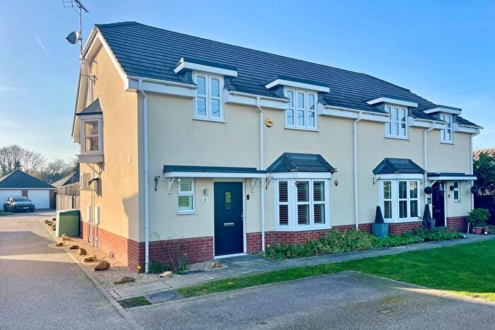 3 Bedroom Semi Detached House For Sale In Barrowfield Mews, West Kingsdown, TN15
