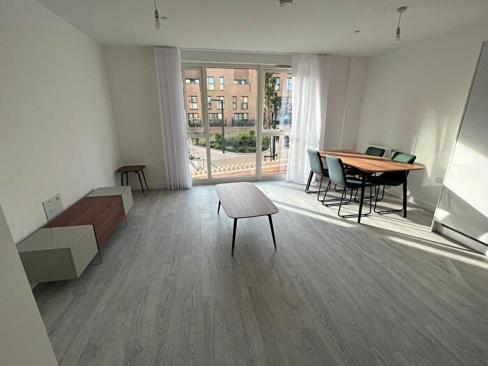 2 Bedroom Duplex To Rent In Egret Square, London, NW9