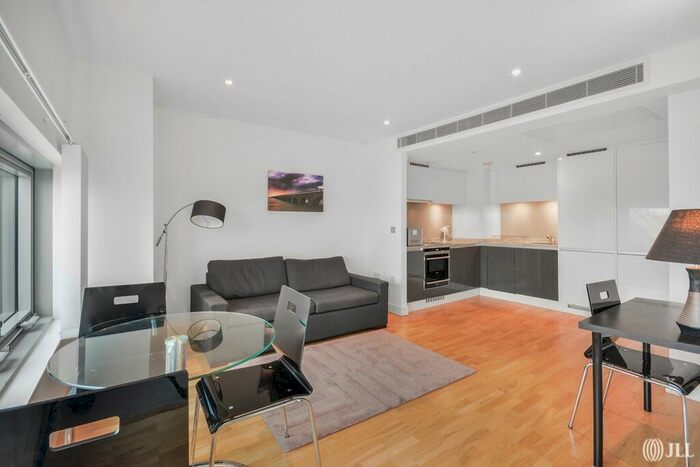 Studio To Rent In Marsh Wall, London, E14