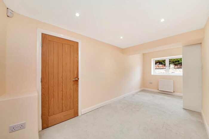 5 Bedroom Detached House For Sale In Victoria Springs, Holmfirth, HD9