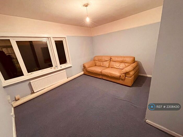 1 Bedroom Flat To Rent In Mancroft Avenue, Bristol, BS11