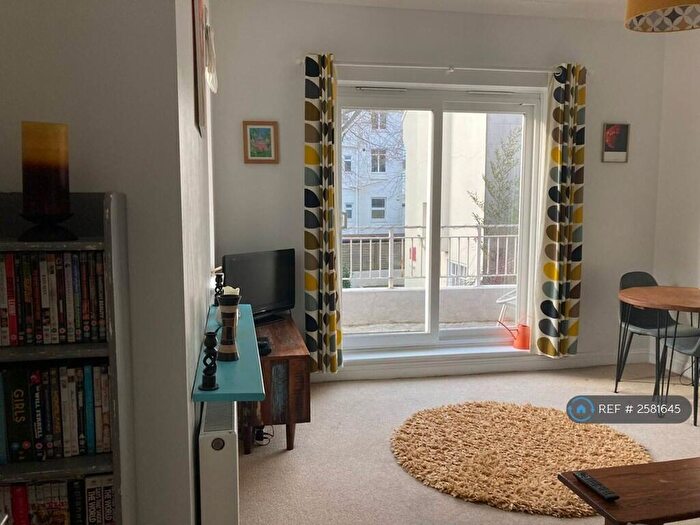 2 Bedroom Flat To Rent In Fourth Avenue, Hove, BN3
