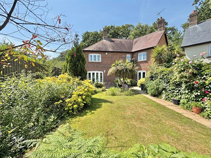 4 Bedroom Detached House For Sale In Marsh Lane, Poole, BH16