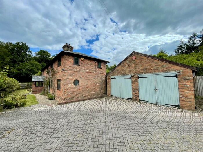 3 Bedroom Cottage For Sale In Woodlands, Wimborne, BH21