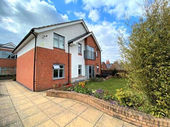 2 Bedroom Flat For Sale In Alcester Road South, Birmingham, West Midlands, B14