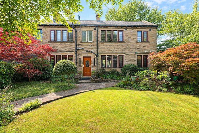 3 Bedroom End Terrace House For Sale In Greenside, Clayton, Bradford, BD14