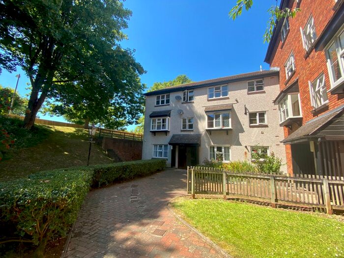 1 Bedroom Flat To Rent In Portland Court, Plymouth, PL1