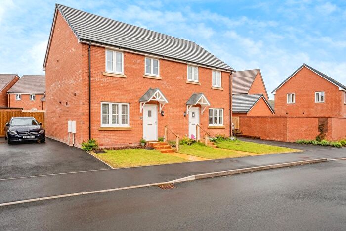3 Bedroom Semi-Detached House For Sale In Swaledale Road, Kingstone, Hereford, HR2