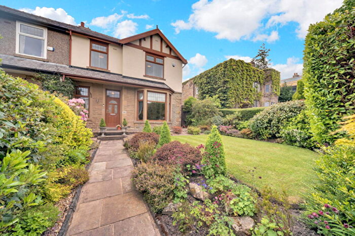 4 Bedroom Semi Detached House For Sale In Manchester Road, Burnley, BB11