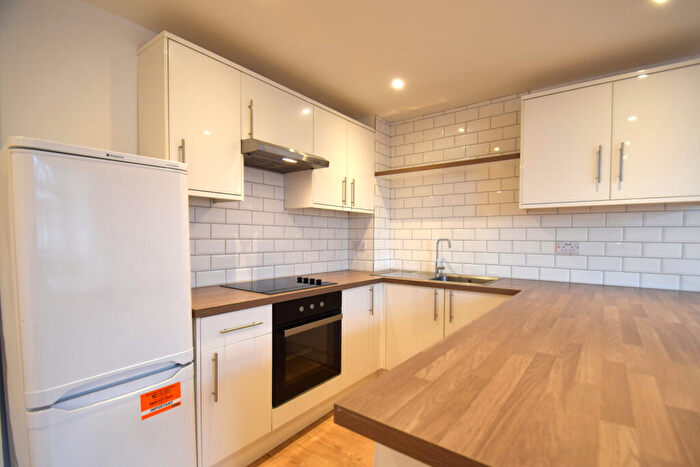1 Bedroom Flat To Rent In Hamlet Court Road, Westcliff On Sea, Essex, SS0