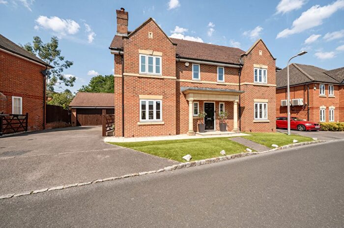 5 Bedroom Detached House For Sale In Grenadier Close, Shinfield, Reading, Berkshire, RG2