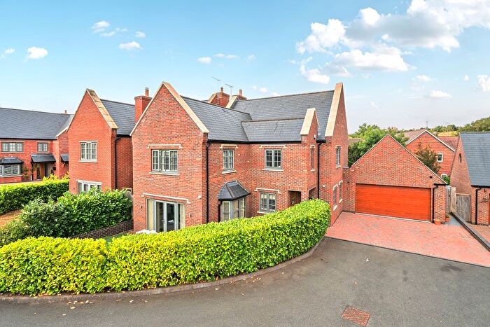 4 Bedroom Detached House For Sale In Elizabeth Close, Stratford-Upon-Avon, CV37