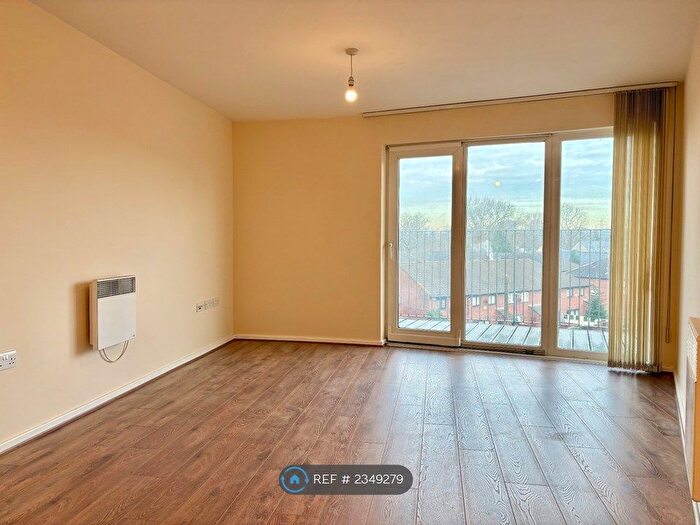 2 Bedroom Flat To Rent In Stuart Street, Manchester, M11