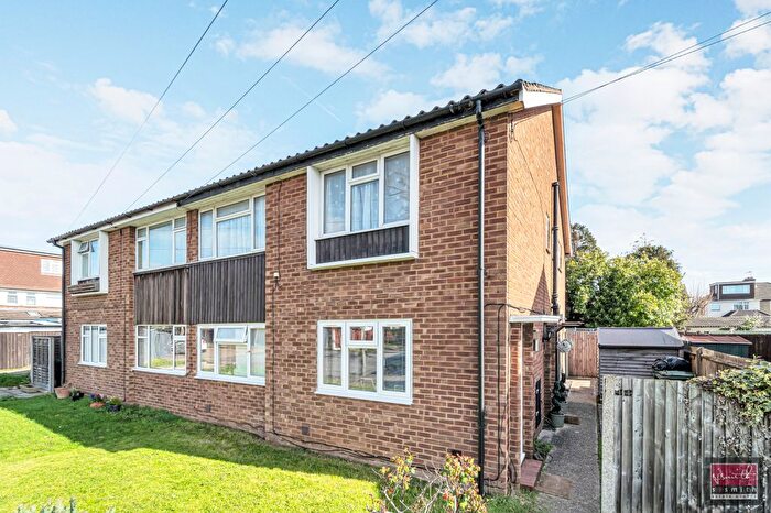 2 Bedroom Maisonette For Sale In Hughes Road, Ashford, TW15