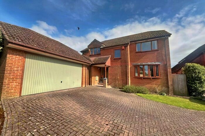 4 Bedroom Detached House For Sale In Sixpenny Handley, SP5