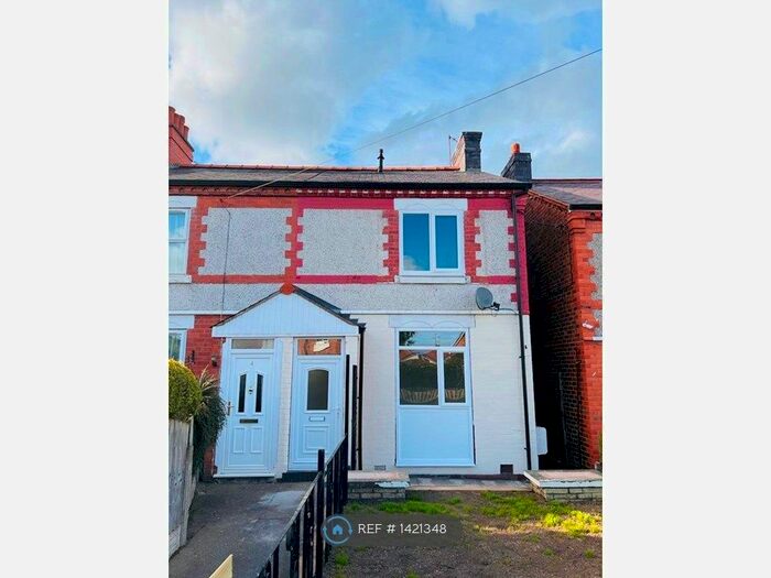 3 Bedroom Semi-Detached House To Rent In Hyfrdle, Wrexham, LL11