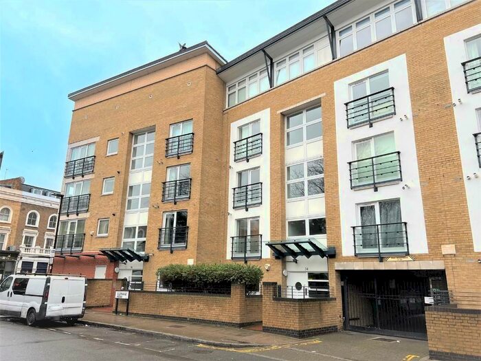 2 Bedroom Apartment To Rent In Clephane Road, London, N1
