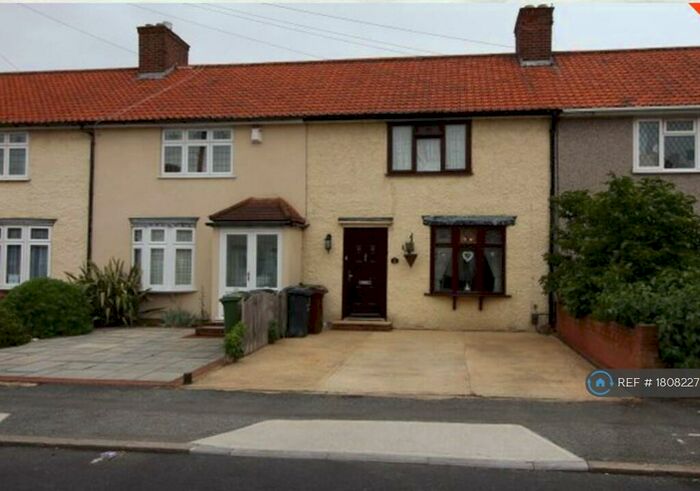3 Bedroom Terraced House To Rent In Stockdale Road, Dagenham, RM8