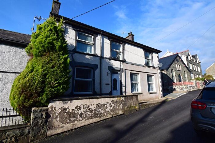 4 Bedroom House For Sale In Trawsfynydd, Blaenau Ffestiniog, LL41