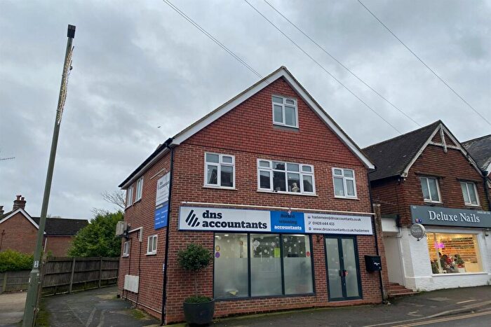 2 Bedroom Flat To Rent In Wey Hill, Haslemere, GU27