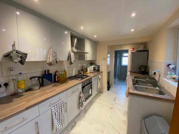 5 Bedroom Terraced House To Rent In Hatherley Road, Reading, Berkshire, RG1