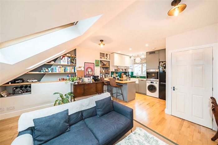 1 Bedroom Flat For Sale In Arodene Road, Brixton Hill, SW2