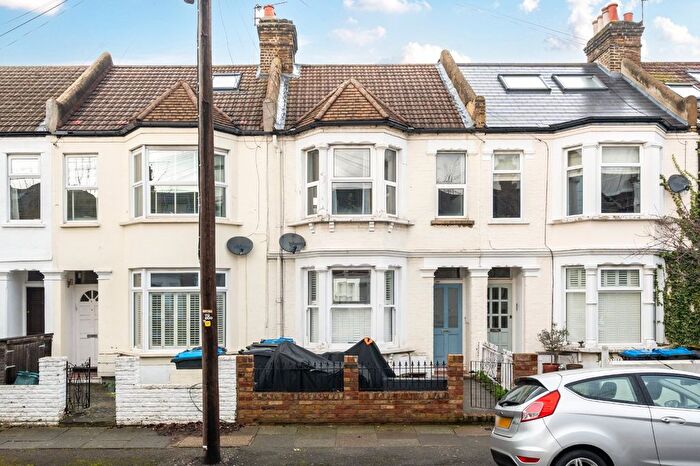 2 Bedroom Flat For Sale In Dryden Road, Wimbledon, London, SW19