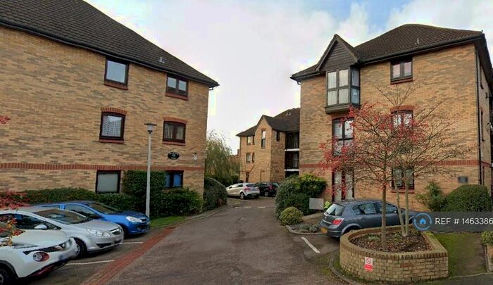 2 Bedroom Flat To Rent In Merton Road, Bedford, MK40