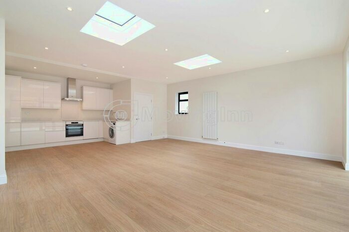 4 Bedroom Terraced House To Rent In Donnybrook Road, London, SW16